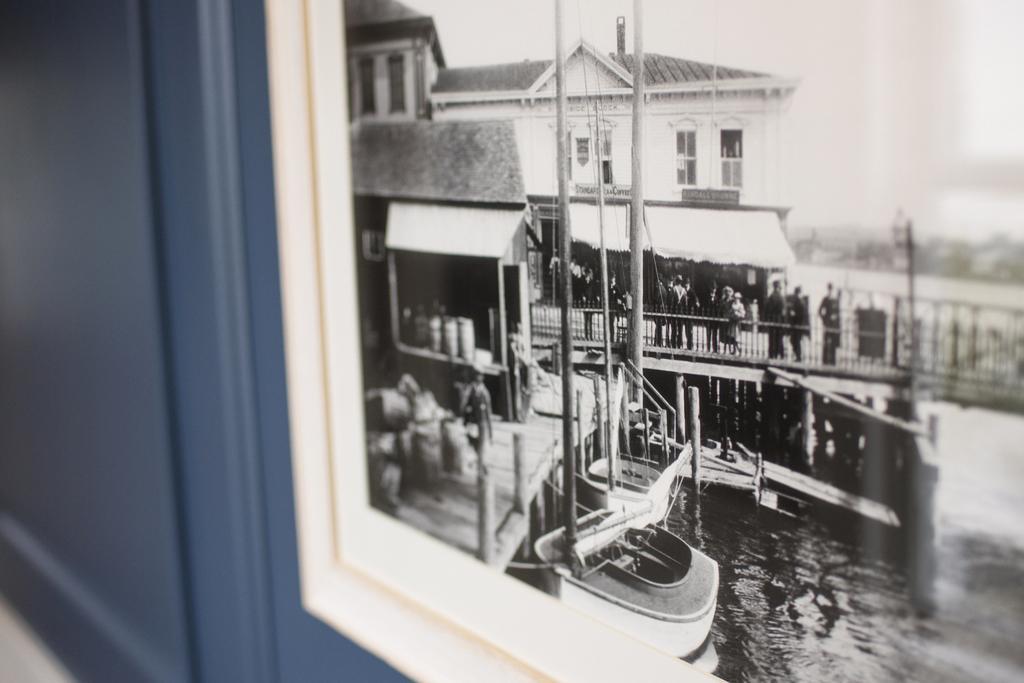The Whaler'S Inn Mystic Exteriör bild